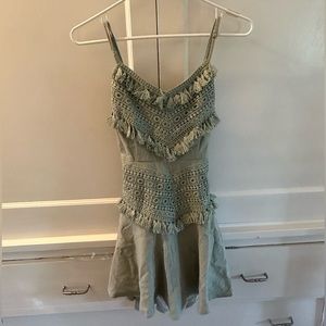 Selfie Leslie green dress